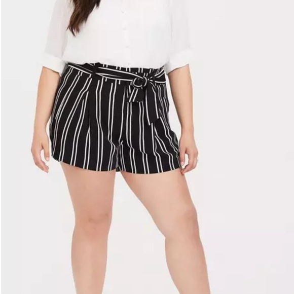 Torrid‎ Stretch Crepe High-Rise Tie-Front Short Women’s Plus Size 20 - Picture 1 of 15